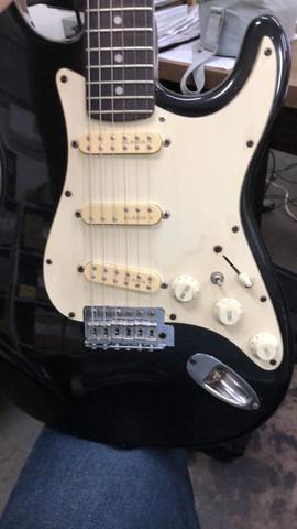 Guitarra Shelter Stratocaster antiga