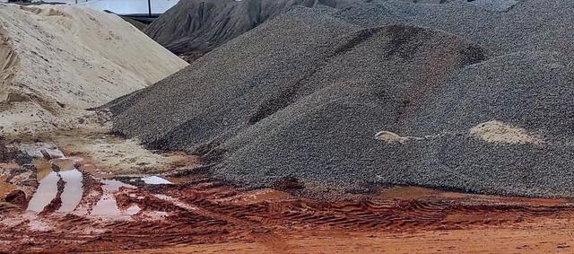 Vendas, entregas de brita, areia, barro, seicho