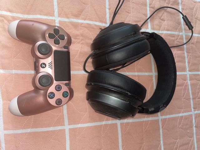 Controle Dualshock 4 rose gold ps4 + headset Razer Kraken