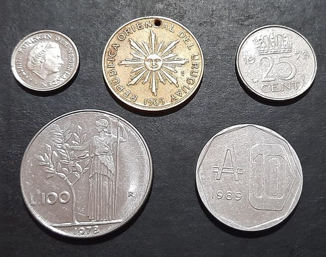 25 moedas estrangeiras