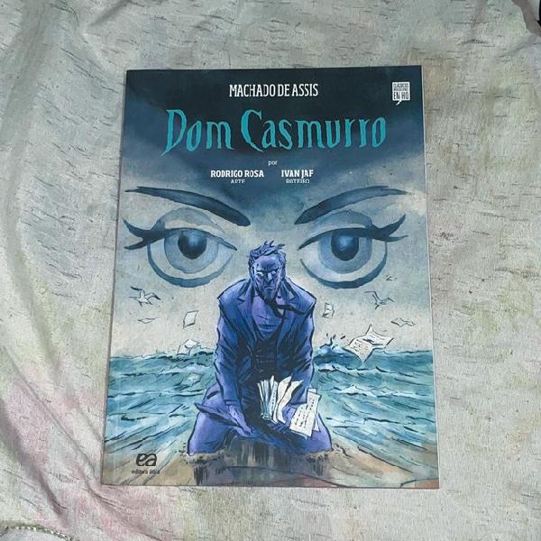 Livro HQ Dom Casmurro capa comum