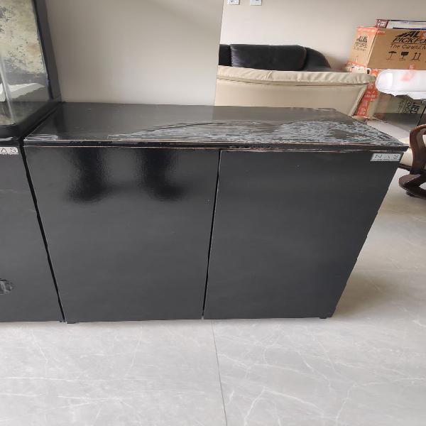 Gabinete par aquário medindo 45cm de largura, por 60cm de