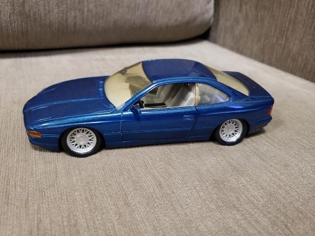 Miniatura de coleção bmw 850i