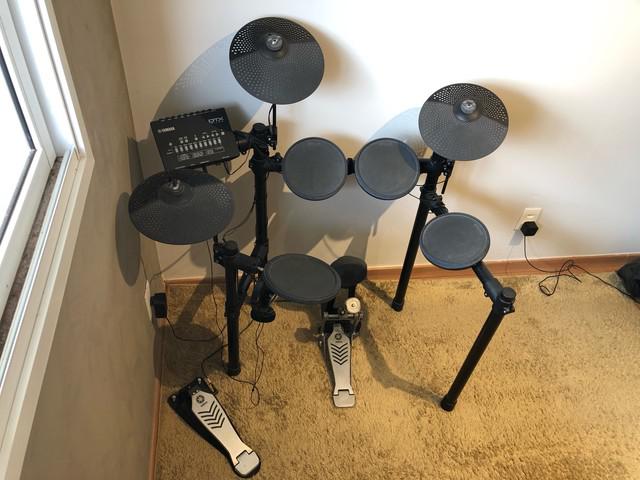 Bateria Eletrônica Yamaha DTX 452k