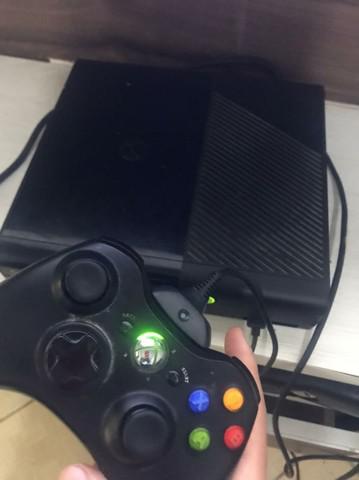 Vendo 400 xbox 360 não vai com jogo