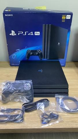 PS4 Pro muito novo