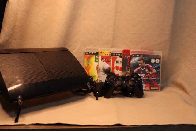 Playstation 3 (ps3) 500gb + 5 jogos