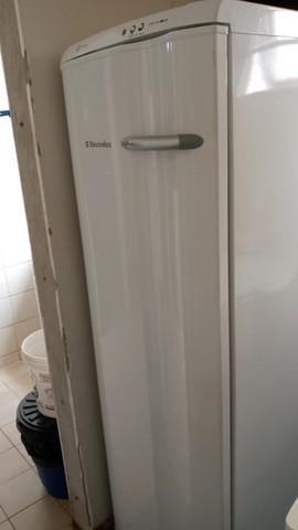 Freezer vertical eletrolux