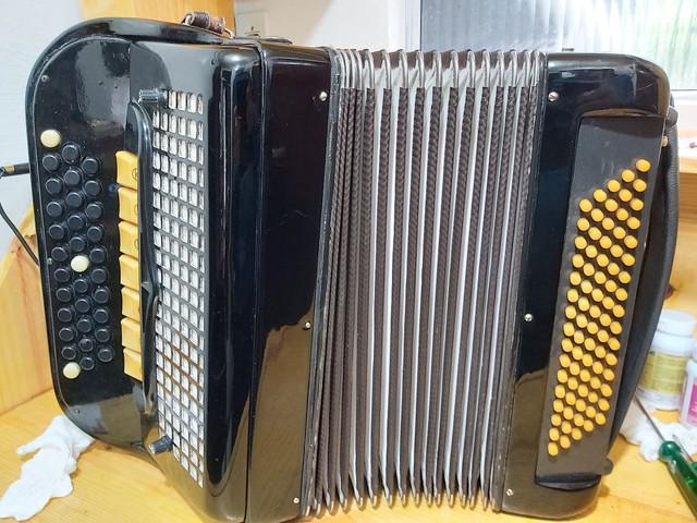 Acordeon universal 80 baixos gaita ponto sanfona sol ré