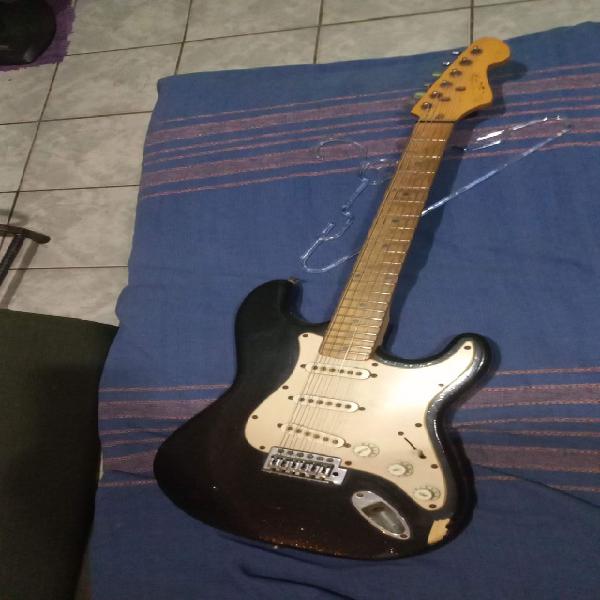 Guitarra semi nova