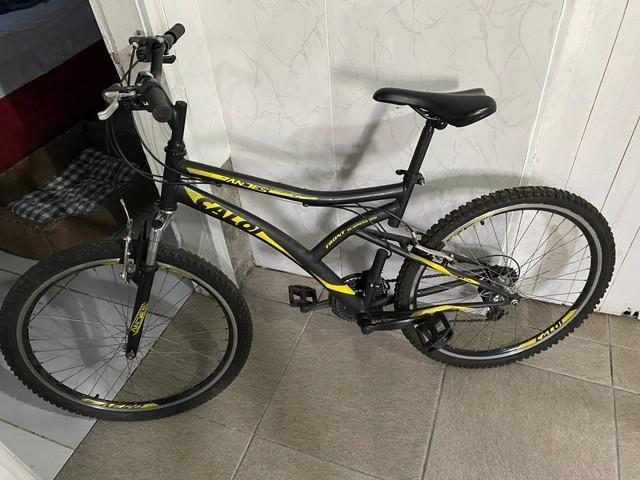 Bicicleta caloi andes aro 26 e 21 marchas toda shimano roda