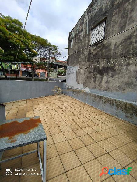 Sobrado com frente para 2 ruas, podendo ser inclusive comercial! 1