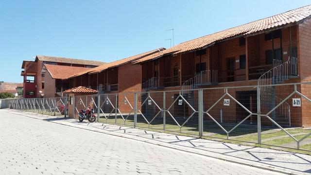 Locação casa na martin de sá em caragua