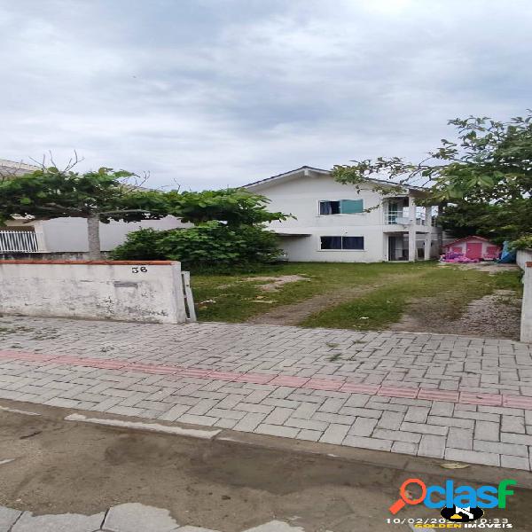 CASA A VENDA EM PRAIA CANTO GRANDE BOMBINHAS-SC