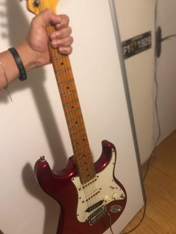 Guitarra tagima t530 (pra vender rápido)