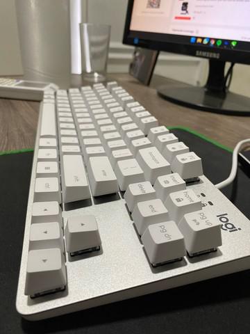 Teclado mecânico k835 switch red lacrado