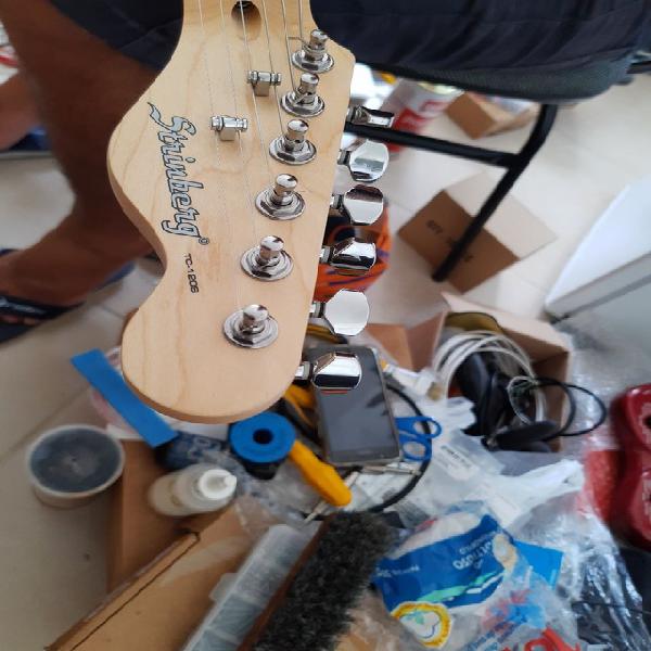 Guitarra Telecaster Strinberg c/ captadores e elétrica