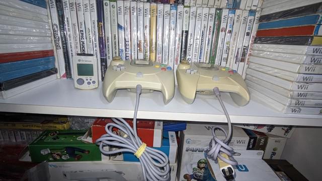 Controles originais de Dreamcast e VMU original