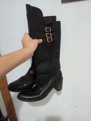 Bota de couro