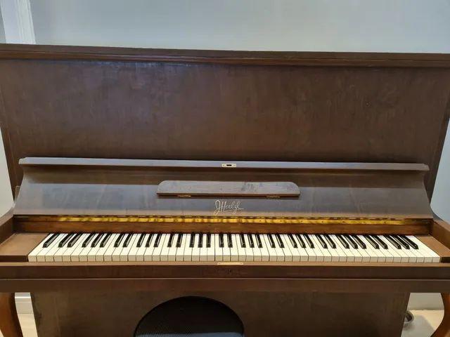 Piano em madeira j.hoelzl