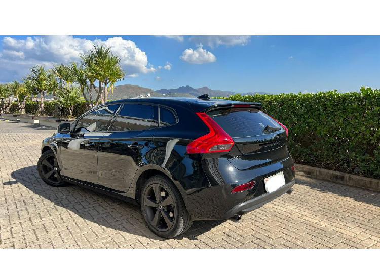 Volvo v40 2.0 v40, t4 kinetic 17/18 preto