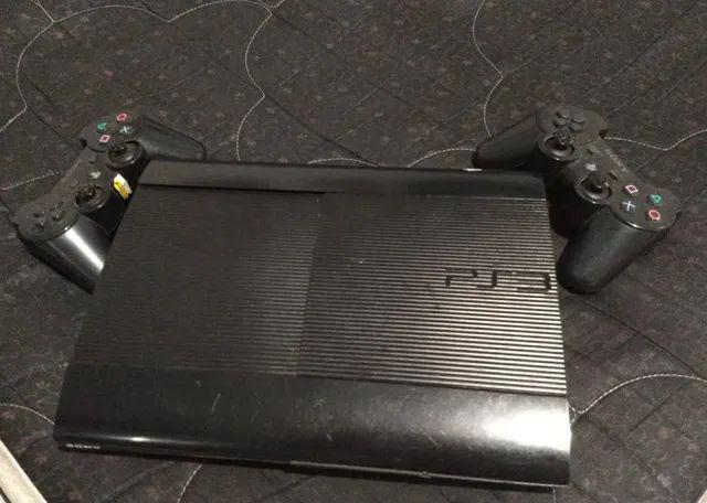 PS3 Ultra Slim 500gb + 2 controles originais 3 meses de