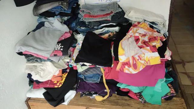 Lote de roupas variadas para bazar