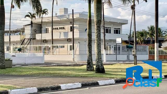 PRÉDIO COMERCIAL | FRENTE MAR | PRAIA DAS PALMEIRAS.