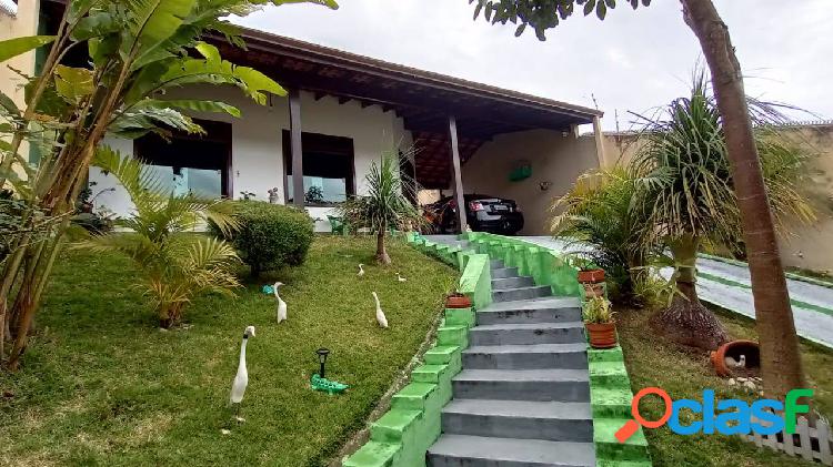 Linda Casa com ótimo acabamento, fica no centro de Piedade SP