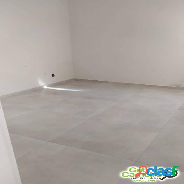 Casa 2/4 sendo uma suíte na Conceição 1