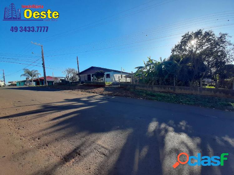 Duas casas em alvenaria, e terreno de esquina com 1.154m2 3