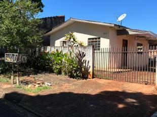 Vende Terreno com duas Casas