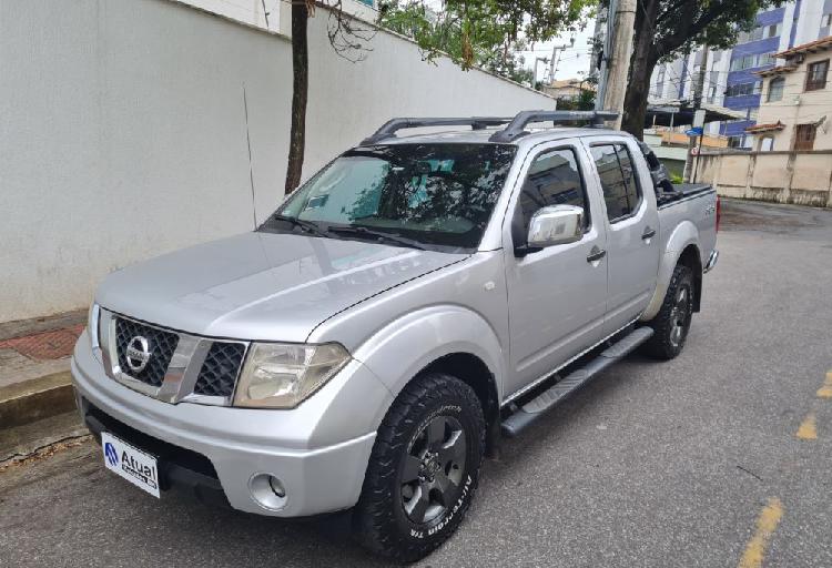 Nissan frontier 2.5 le cd 4x4 2.5 tb diesel aut. 12/13 prata