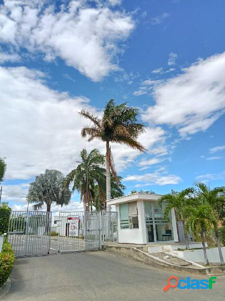 CASA LUJOSA, AMPLIA CON HERMOSO JARDIN EN CONJUNTO CERRADO 1