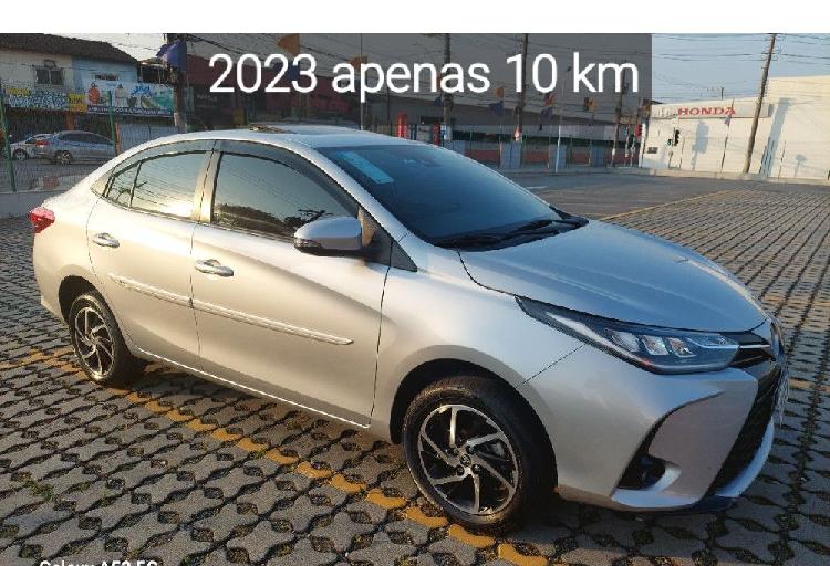 Toyota Yaris Sedan 1.0 XLS melhor versao 22/23 Prata