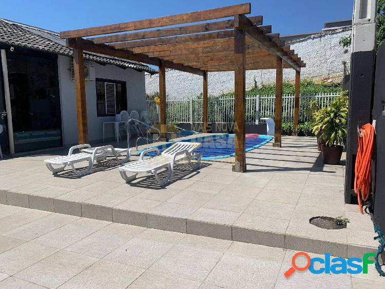 CASA COM PISCINA DISPONÍVEL PARA VENDA 2