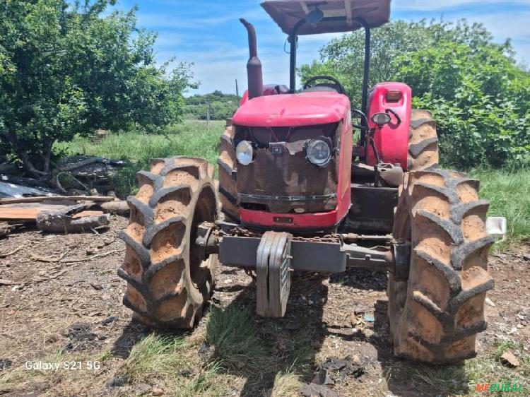 Trator Massey Ferguson 4275 ano 2012