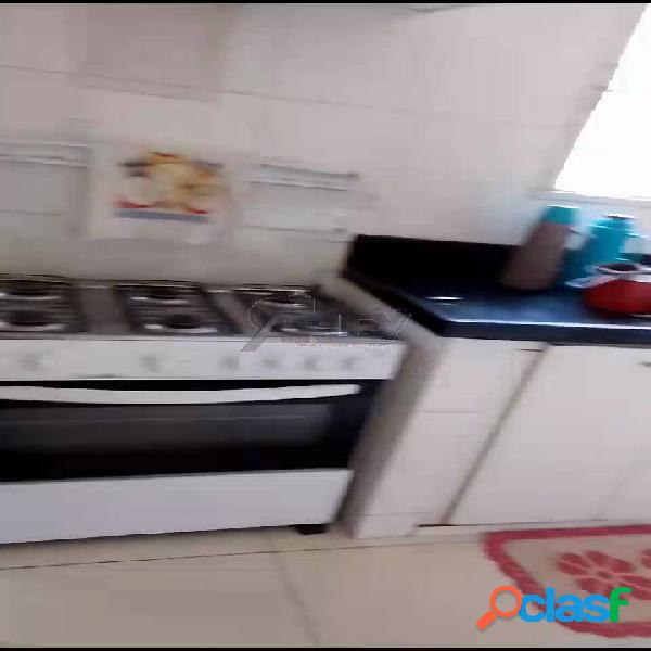 Vende-se casa de 14 comodos no bairro Jose Carlos de Lima 2