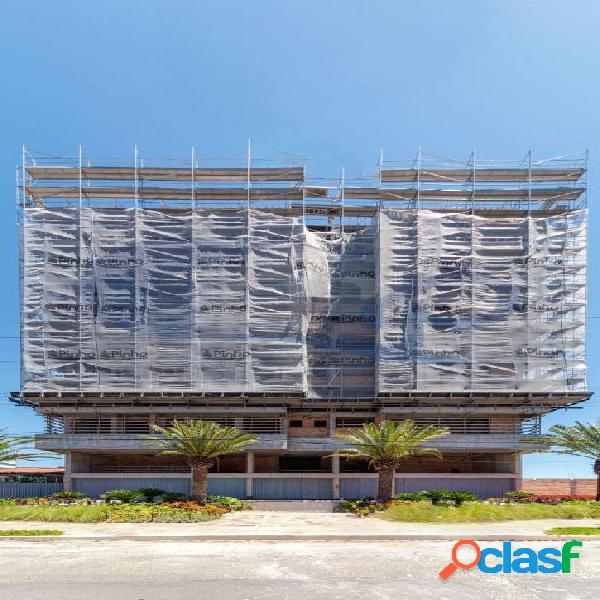 Apartamento á venda com 1 suíte no centro de Torres/RS 2