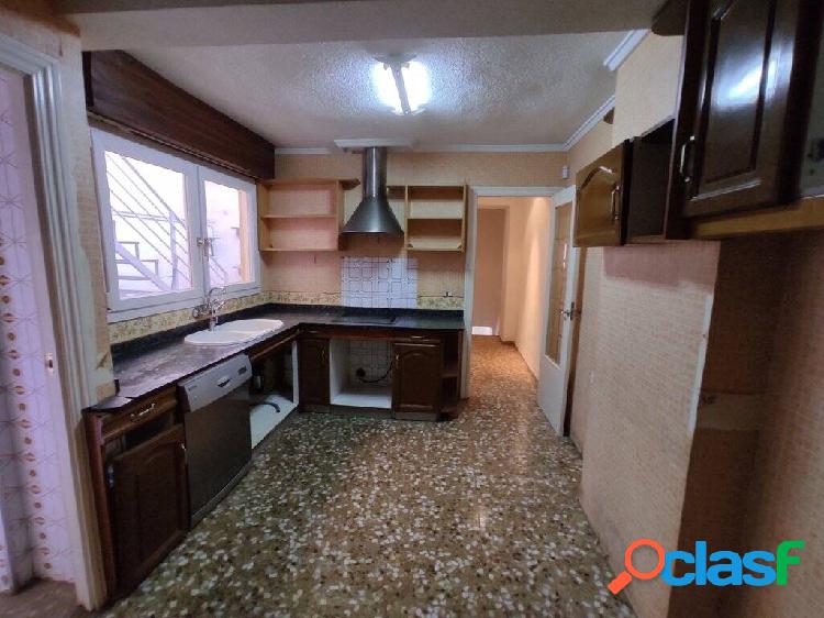 CASA EN VENTA EN ELDA ZONA SAN CRISPIN 3