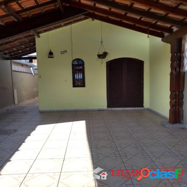 CASA COM ÓTIMA LOCALIZAÇÃO EM MONGAGUÁ