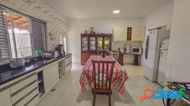Casa de condomínio à venda, com 3 quartos, 1000m² 3