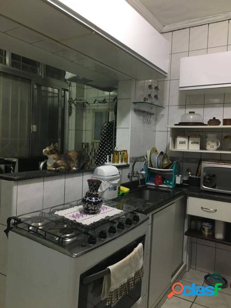 Apartamento térreo no bairro boqueirão em santos - 2 dormitórios