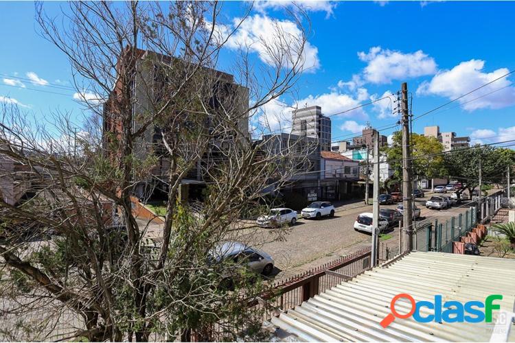 Casa com 5 quartos, 253m², à venda em Porto Alegre, Santana 6