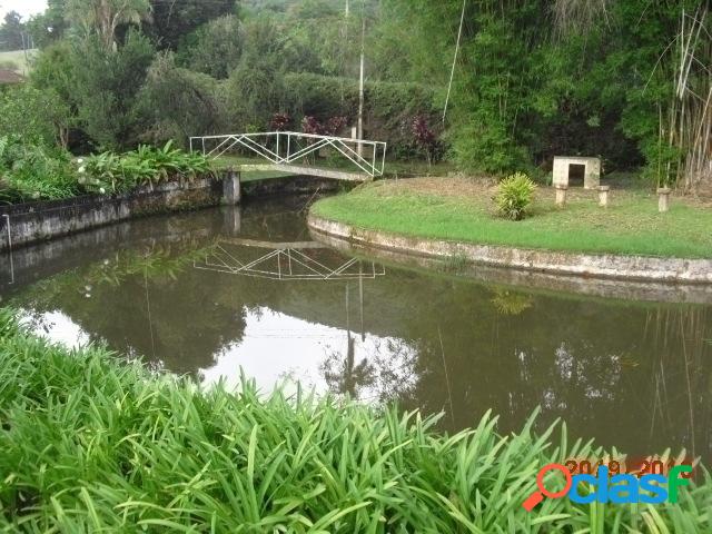 Linda chácara bom jesus dos perdões plana, lago e riacho