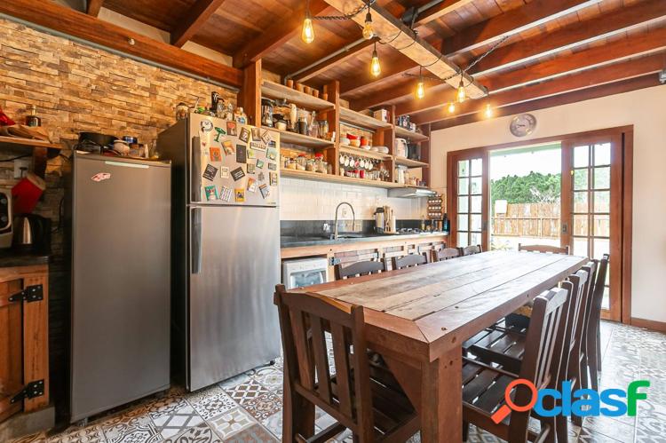 Casa Estilo Rustico 2 dormitórios no Campeche 4