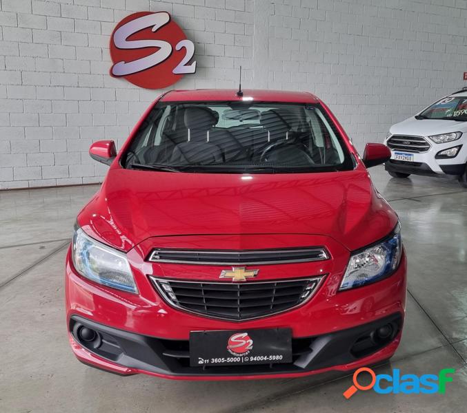 CHEVROLET ONIX HATCH LT 1.0 8V FLEXPOWER 5P MEC. VERMELHO 2013 1.0 FLEX 4